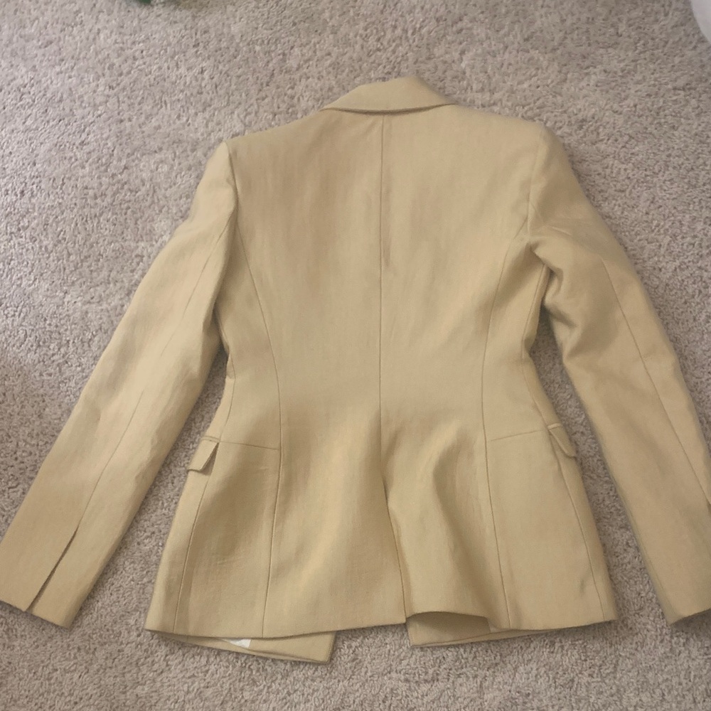 Blogger’s Favorite Zara Gold Women's Blazer with nipped waist - Picture 5 of 6